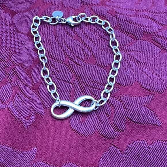 Tiffany & Co. Sterling Silver Infinity Bracelet. - Picture 12 of 15
